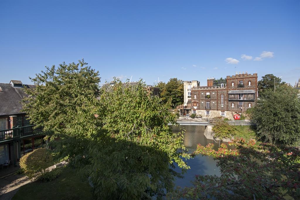 Apartment in Oxford - View 3