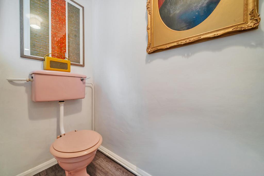 Cloakroom/Wc