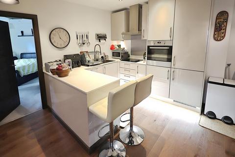 2 bedroom apartment to rent, Chiltern Court, Watford WD24