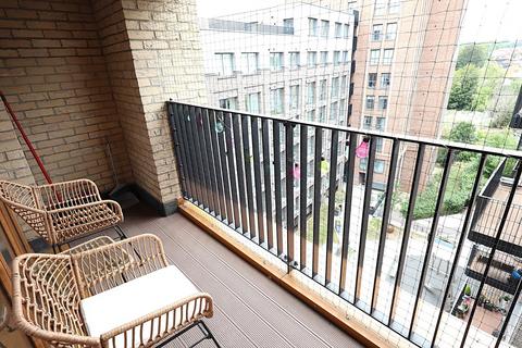 2 bedroom apartment to rent, Chiltern Court, Watford WD24