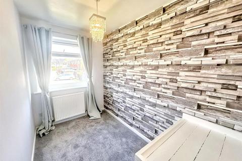 3 bedroom terraced house to rent, Broad Oak Drive, Stapleford, NG9 7AX
