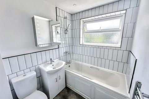 3 bedroom terraced house to rent, Broad Oak Drive, Stapleford, NG9 7AX