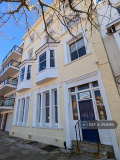 2 bed flat/apartment for rent in Aquitaine House, Portsmouth, PO1