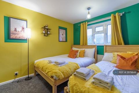2 bed detached house for rent in King William St, Portsmouth, PO1