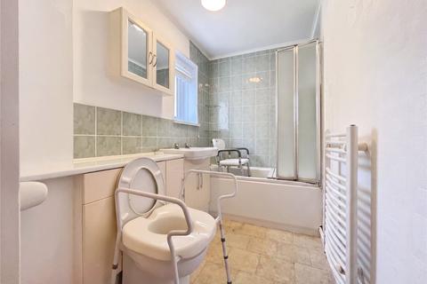1 bedroom apartment for sale, Broadgorse Close, Chesterfield, Derbyshire, S40