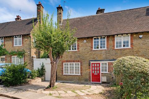 Westholm, London, NW11