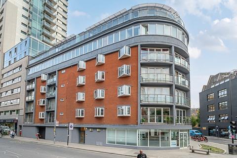 Long Lane, Borough, London, SE1