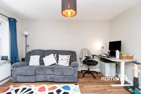 1 bedroom maisonette for sale, Tesimond Drive, Yateley, Hampshire