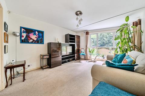 Garrick Close, Ealing, W5