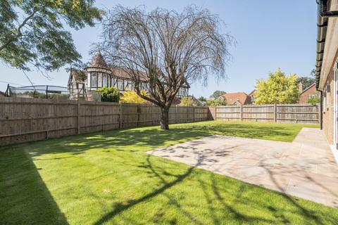 undefined, Jardine Meadows, Spencers Wood RG7