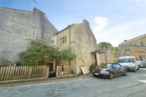 2 bedroom flat for sale, Walmsgate, Barnoldswick, Lancashire, BB18 5PS