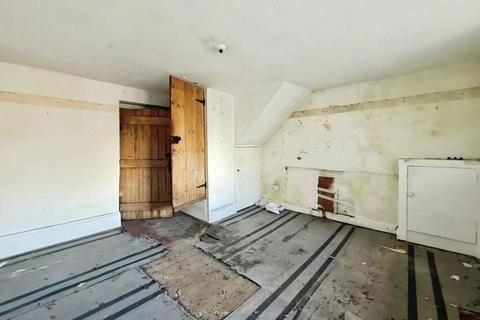 2 bedroom flat for sale, Walmsgate, Barnoldswick, Lancashire, BB18 5PS
