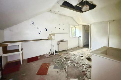 2 bedroom flat for sale, Walmsgate, Barnoldswick, Lancashire, BB18 5PS