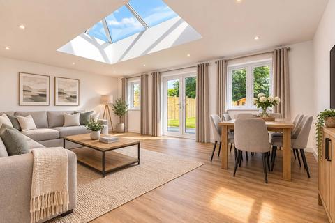 3 bedroom detached house for sale, Avenue Road, New Milton, Hampshire. BH25 5JP