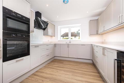 undefined, Avenue Road, New Milton, Hampshire, BH25