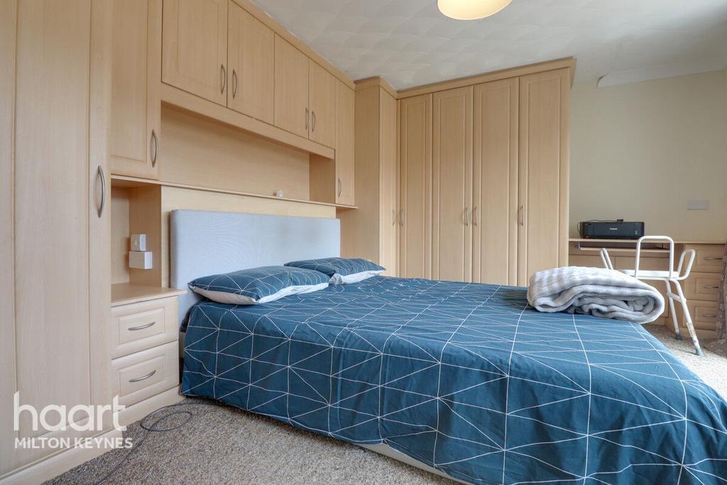 House in Milton Keynes, Coffee Hall, Woughton on the Green - More