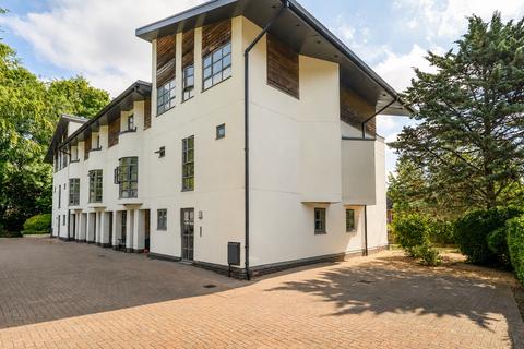 3 bedroom flat for sale, Lankhills Road, Winchester, Hampshire, SO23