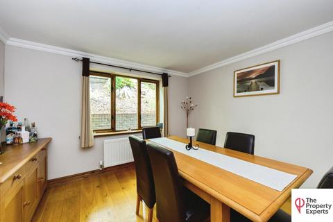 4 bedroom detached house for sale, Hermitage Road, Kenley, Surrey, CR8