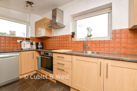 2 bedroom apartment for sale, Northcliffe Court, Croydon CR0