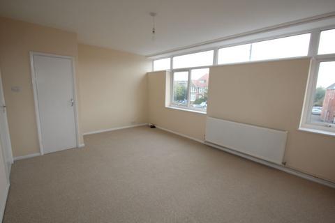 2 bedroom maisonette to rent, Church Road, Ashford TW15