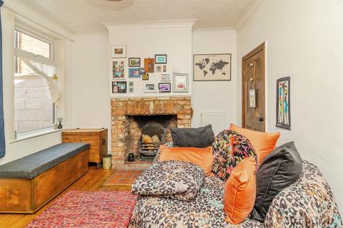 2 bedroom terraced house for sale, Bury Avenue, NEWPORT PAGNELL