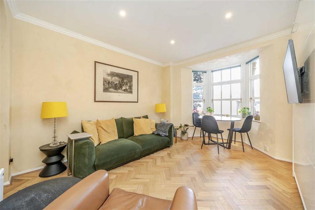 Open-plan living area, open plan living