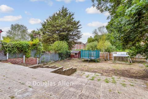 Markmanor Avenue, Walthamstow