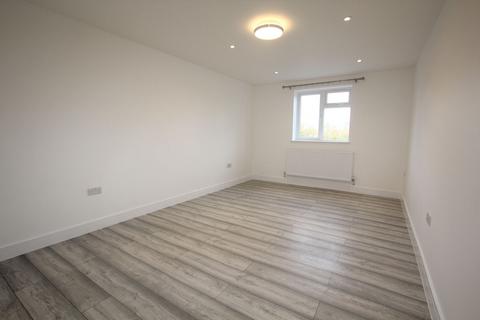 2 bedroom flat to rent, Church Road, Ashford TW15