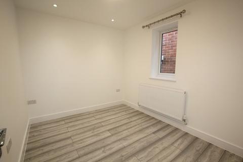 2 bedroom flat to rent, Church Road, Ashford TW15