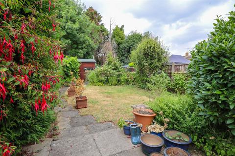 3 bedroom end of terrace house for sale, Willow Crescent, Oakham LE15