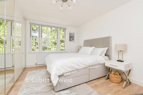 2 bedroom apartment for sale, Worcester Road, Sutton, Surrey