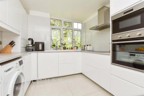 2 bedroom apartment for sale, Lynton Lodge, Sutton SM2