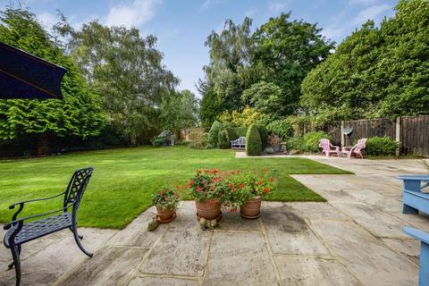 4 bedroom detached house for sale, Ham Farm Road, Richmond, TW10