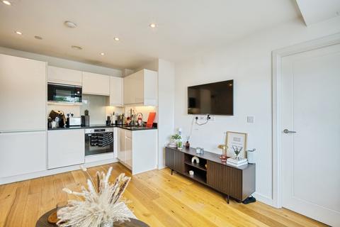 1 bedroom flat for sale, Warren Road, Cheadle Hulme, Cheshire, SK8