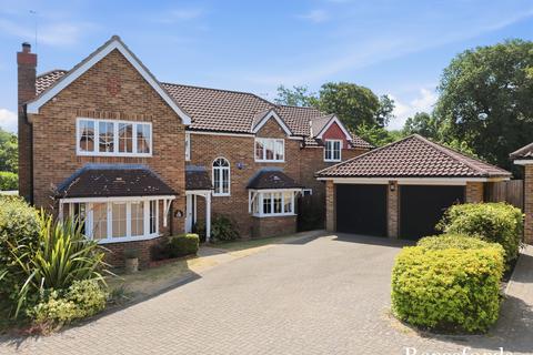 Lodge Close, Hutton, CM13