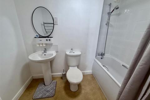 2 bedroom flat to rent, Sturminster Road, Sturminster Lodge Sturminster Road, BS14
