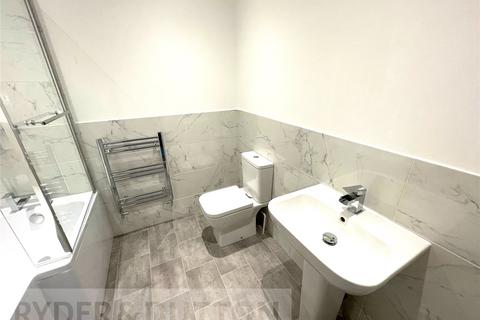 3 bedroom terraced house to rent, Burnley Road East, Rossendale, Lancashire, BB4
