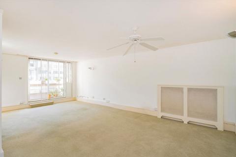 undefined, Upper Ground, London SE1