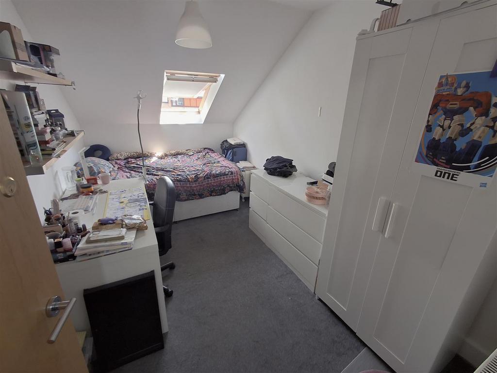 House in Cardiff, Maindy, Cathays - More