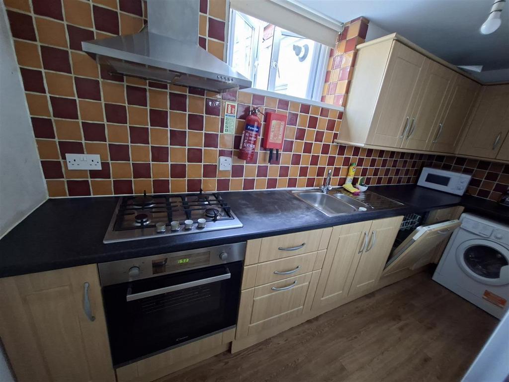 House in Cardiff, Maindy, Cathays - View 4