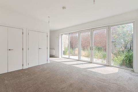 2 bedroom terraced house for sale, Queen Elizabeth Place, Tilbury