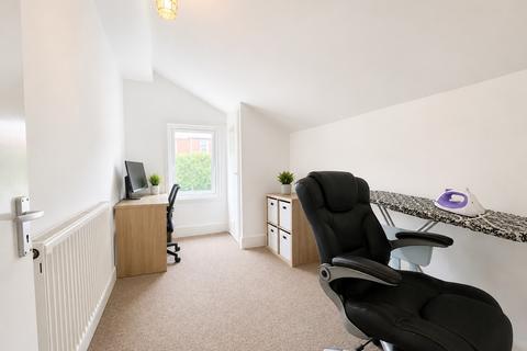 3 bedroom terraced house to rent, Edgehill Street, Reading, Berkshire, RG1