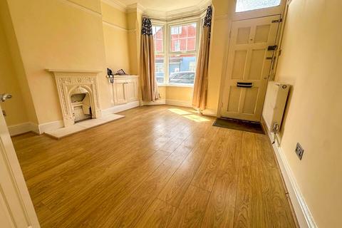 2 bedroom house to rent, Wilberforce Road, Leicester
