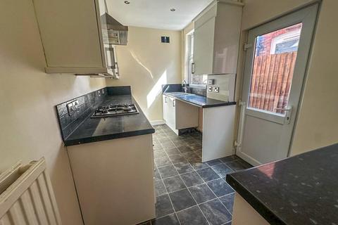 2 bedroom house to rent, Wilberforce Road, Leicester