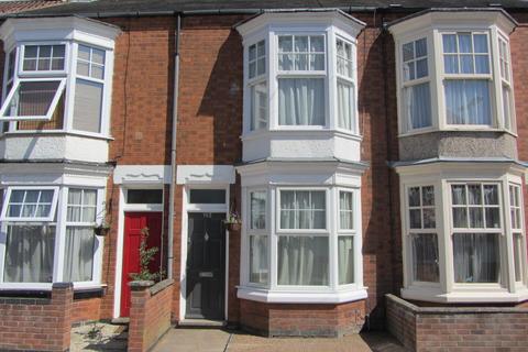 2 bedroom house to rent, Wilberforce Road, Leicester