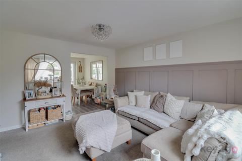 3 bedroom semi-detached house for sale, Roydfield Close, Waterthorpe, Sheffield, S20