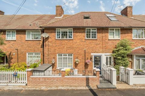 Crestway, London SW15