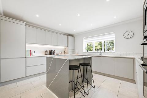 4 bedroom end of terrace house for sale, Birchwood Road, Poole BH14