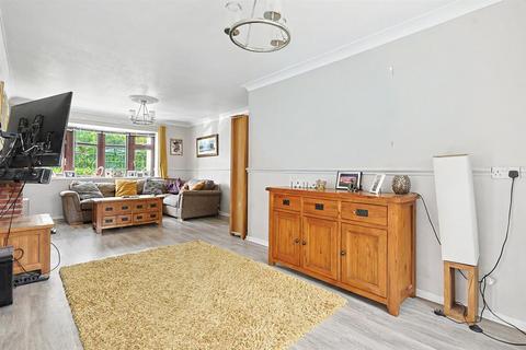4 bedroom detached house for sale, Jubilee Road, Rayleigh SS6