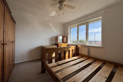 2 bedroom flat for sale, Burton Avenue, Monk Bretton, Barnsley